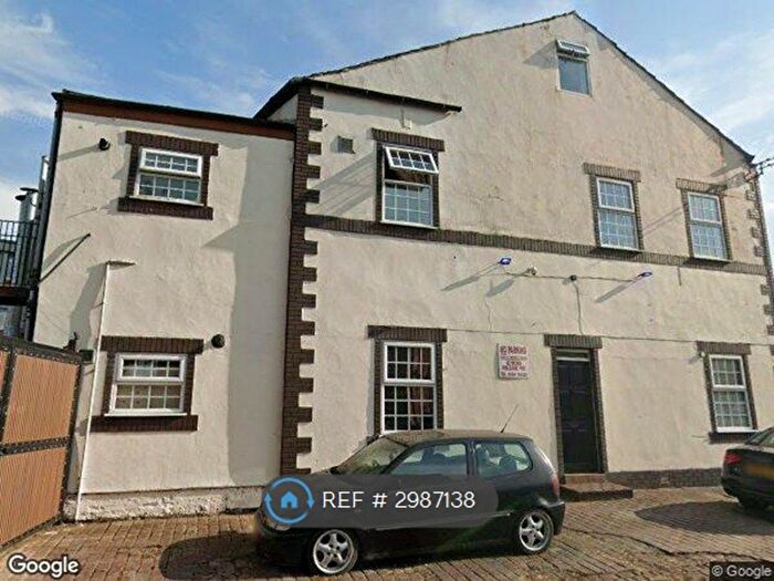 2 Bedroom Flat To Rent In Farnworth, Bolton, BL4