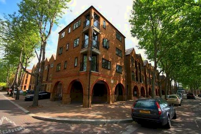 4 Bedroom Town House To Rent In Brunswick Quay, Rotherhithe, Bermondsey, Surrey Quays, Canada Water, London, SE16