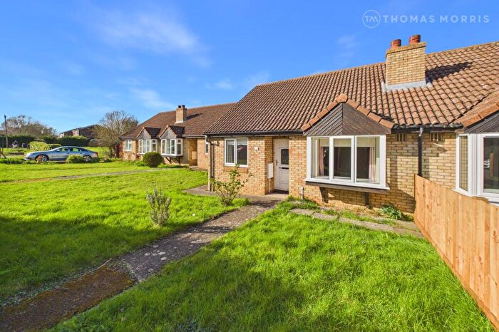 2 Bedroom Bungalow For Sale In Bushmead Road, Eaton Socon, St. Neots, Cambridgeshire, PE19
