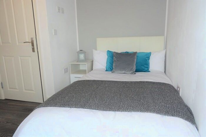 Studio To Rent In M, Belsize Ave, Woodston-Inc Bills &amp; Furnished, PE2