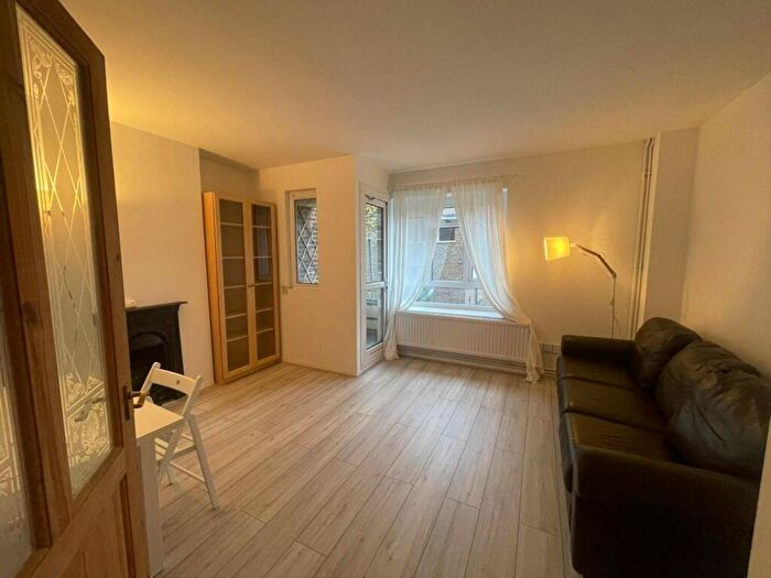 2 Bedroom Maisonette To Rent In Park View, Collins Road, Highbury, N5