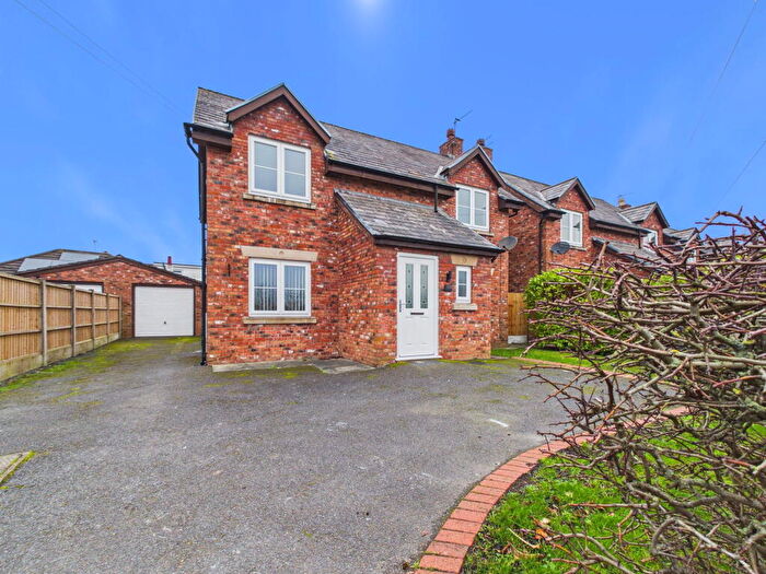 3 Bedroom Detached House To Rent In Southport Road, Lydiate, Liverpool, L31