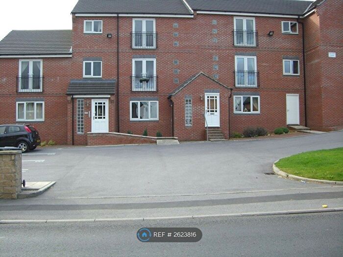 2 Bedroom Flat To Rent In Chantry Court, Morley, Leeds, LS27