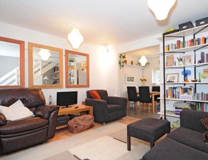 2 Bedroom Apartment To Rent In Wells House Road, North Acton, London, NW10