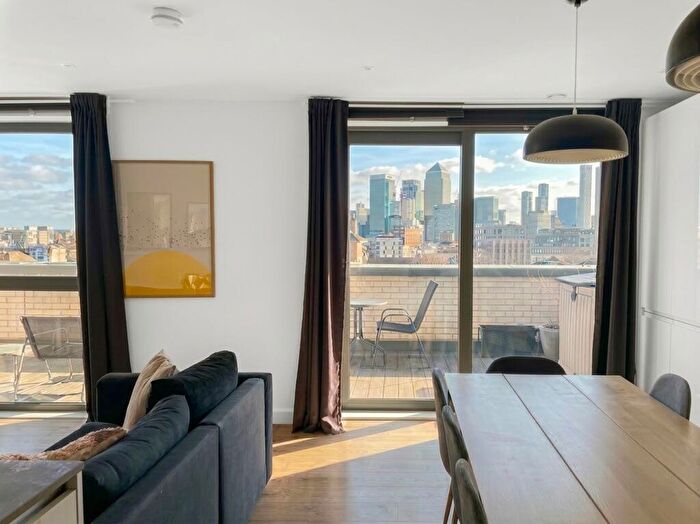 3 Bedroom Apartment For Sale In St. Pauls Way, Duesbury House, E3