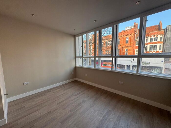 1 Bedroom Flat To Rent In Flat, North End, Croydon, CR0