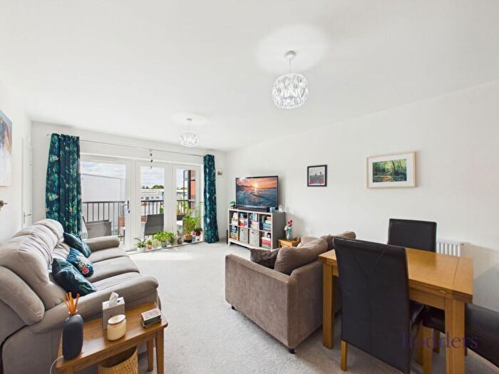 2 Bedroom Apartment For Sale In Chertsey, Surrey, KT16