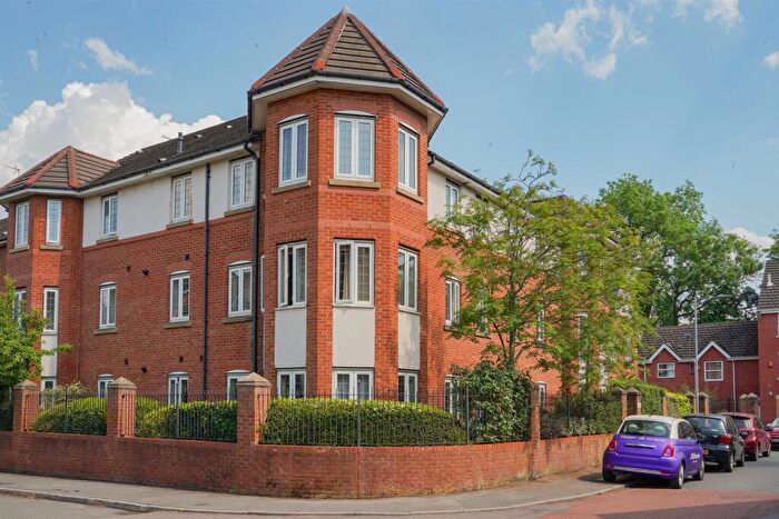 2 Bedroom Apartment For Sale In New Barns Avenue, Chorlton, M21