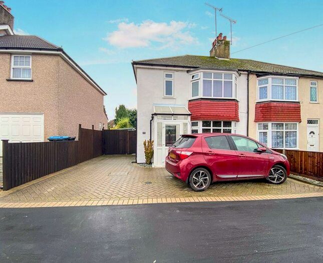 3 Bedroom Semi-Detached House To Rent In Money Road, Caterham, CR3