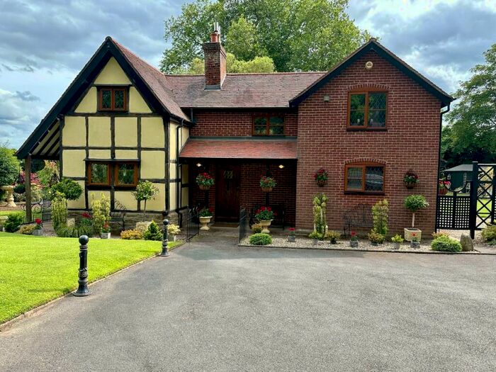 5 Bedroom Detached House For Sale In Byford, Hereford, HR4