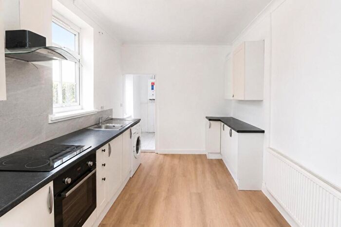 2 Bedroom Flat To Rent In Blackhorse Road, Walthamstow, London, E17