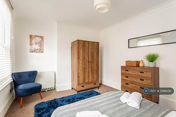 3 Bedroom Flat To Rent In West Street, Brighton, BN1