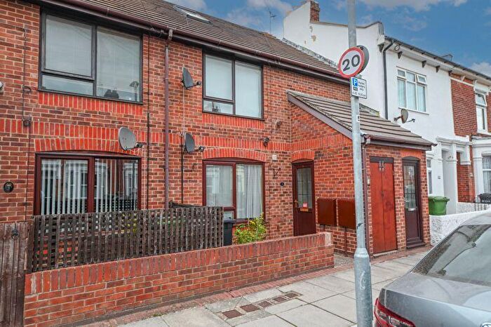 1 Bedroom Flat For Sale In Grayshott Road, Southsea, PO4