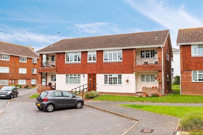 2 Bedroom Flat For Sale In Lamorna Grove, Worthing, BN14