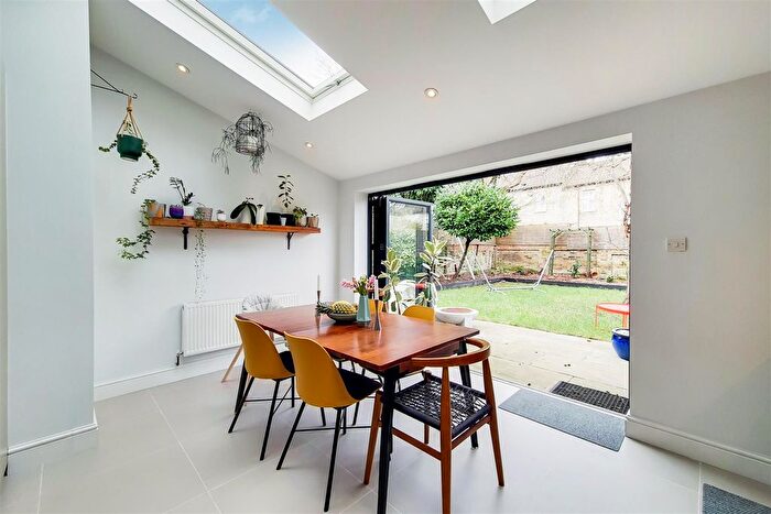 3 Bedroom Flat To Rent In Minard Road, London, SE6