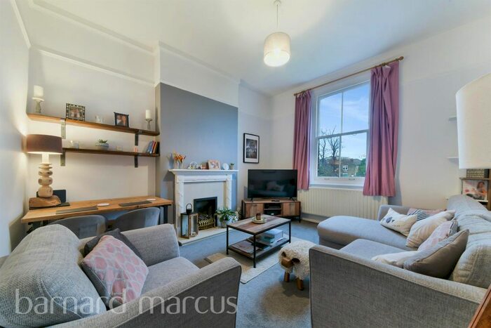 1 Bedroom Flat To Rent In Longley Road, London SW17