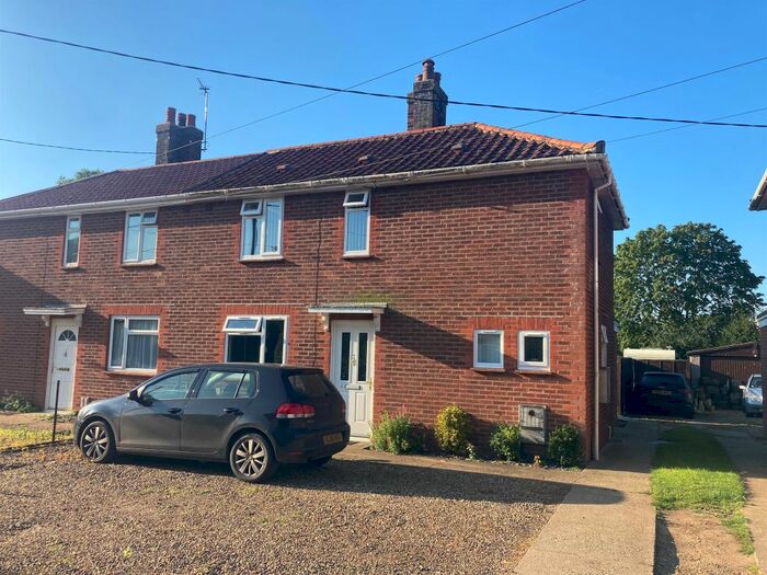 3 Bedroom Semi-Detached House For Sale In Rectory Road, Tivetshall St. Mary, Norwich, NR15