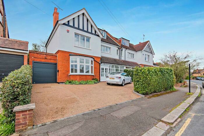 5 Bedroom Semi-Detached House To Rent In Love Lane, HA5