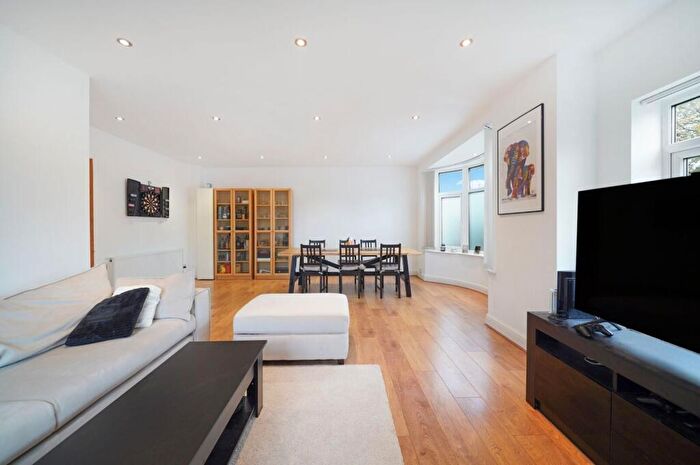 3 Bedroom Semi Detached House For Sale In Parkside Way, Harrow, HA2