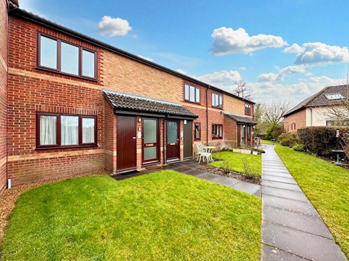 1 Bedroom Retirement Property For Sale In St. Marys Close, Alton, Hampshire, GU34
