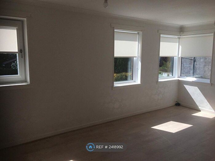 2 Bedroom Flat To Rent In Glencairn Court, Kilmacolm, PA13