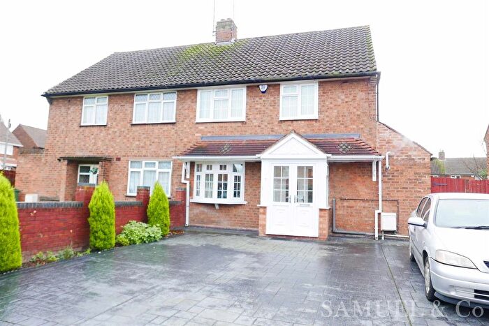 3 Bedroom Semi-Detached House To Rent In Garner Close, Bilston, WV14