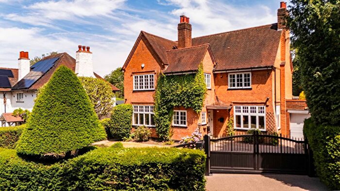 4 Bedroom Detached House For Sale In Streetly Lane, Four Oaks, B74