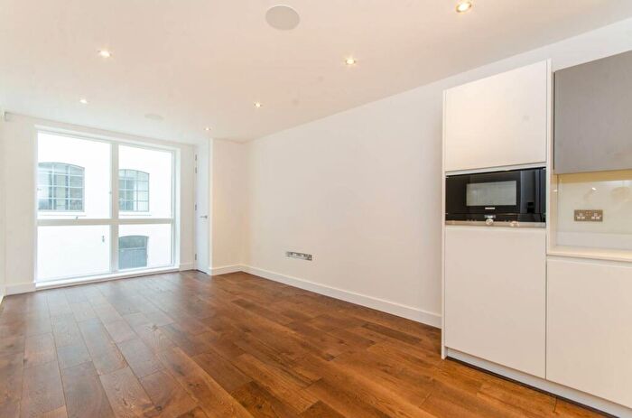 1 Bedroom Flat To Rent In Chatham Place, Hackney, London, E9