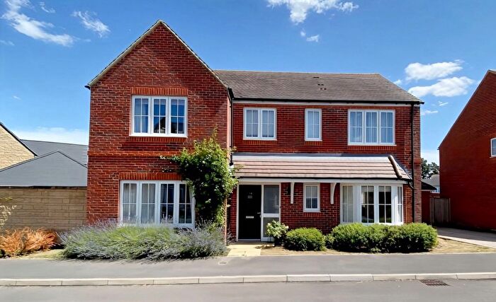 4 Bedroom Detached House For Sale In Wheatsheaf Crescent, Bampton, OX18