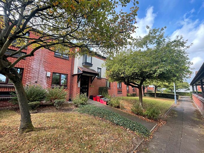 2 Bedroom Flat To Rent In Spring Pool, Warwick, CV34