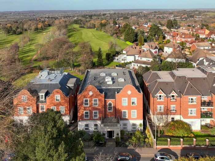 3 Bedroom Flat For Sale In Regency Apartments, Manor Road, Chigwell, IG7