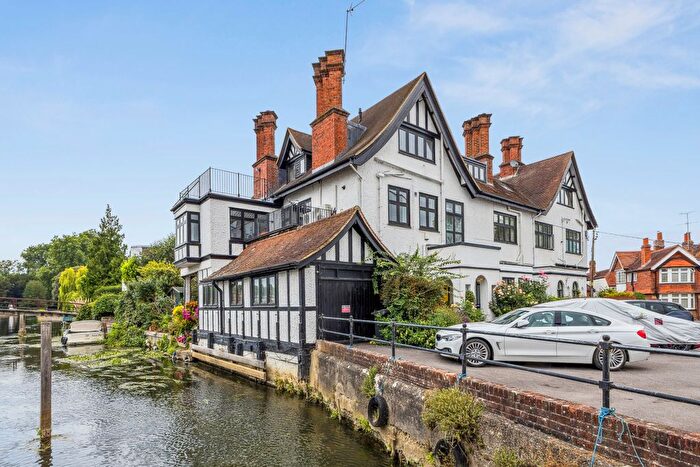 2 Bedroom Flat For Sale In Mill Road, Marlow, SL7