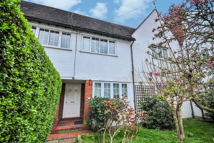 2 Bedroom Flat To Rent In Moira Road, London, SE9