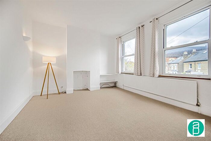 2 Bedroom Flat To Rent In Graham Road, Wimbledon, SW19