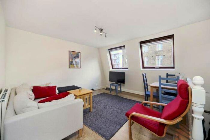 2 Bedroom Flat To Rent In Hatherley Grove, London, W2