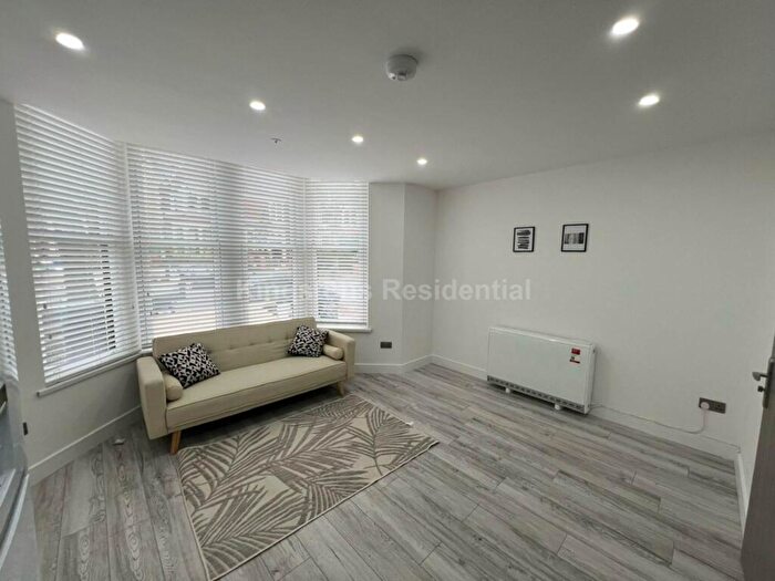 1 Bedroom Flat To Rent In Albany Road, Roath, Cardiff, CF24