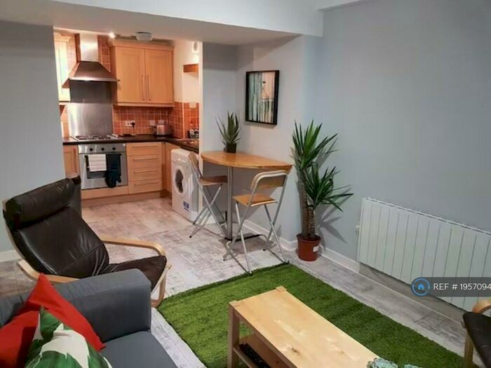 2 Bedroom Flat To Rent In Wilson Street, Glasgow, G1