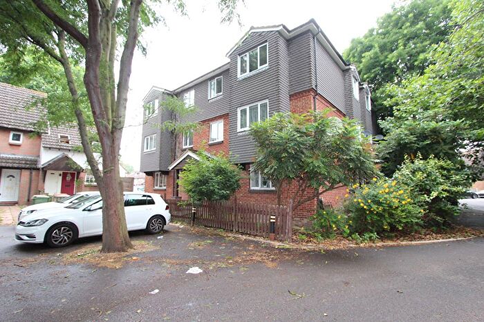 1 Bedroom Flat To Rent In Emerald Close, London, E16