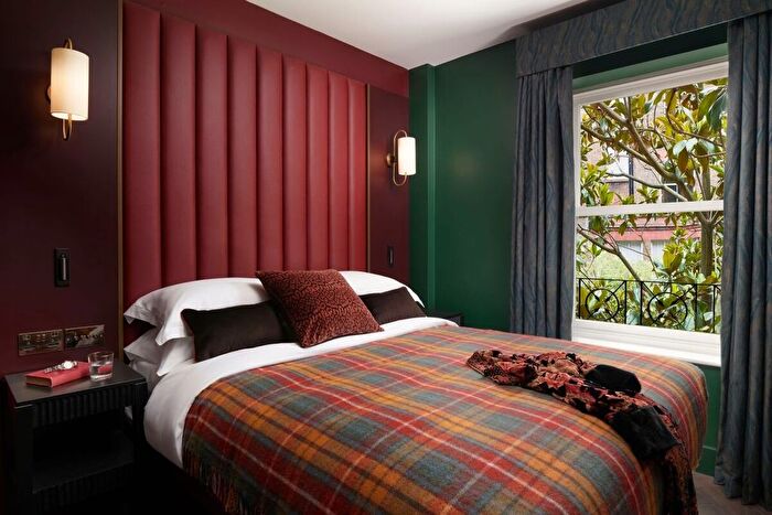 Studio To Rent In Harrington Gardens, London, SW7