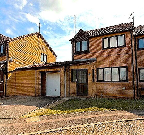 3 Bedroom Semi-Detached House For Sale In Kelburn Close, East Hunsbury, Northampton, NN4