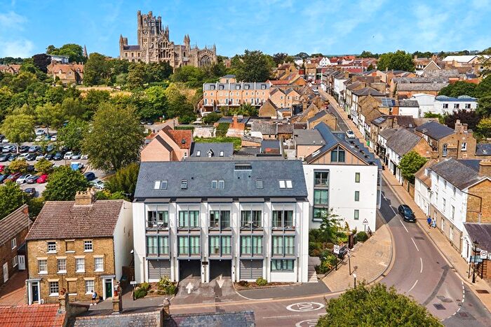 2 Bedroom Flat For Sale In Broad Street, Ely, Cambridgeshire, CB7