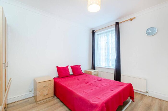 1 Bedroom Flat To Rent In Gloucester Avenue, Camden, London, NW1