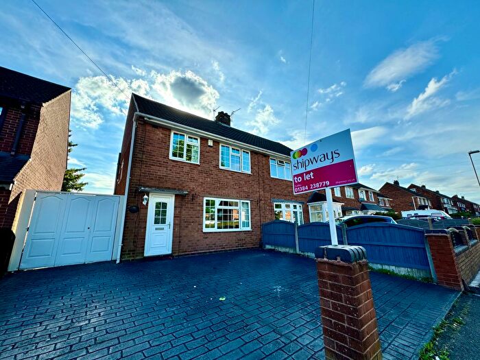 3 Bedroom Semi-Detached House To Rent In Bridge Street, Coseley, Bilston, WV14