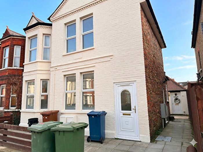 3 Bedroom Maisonette To Rent In Headstone Road, Harrow, HA1