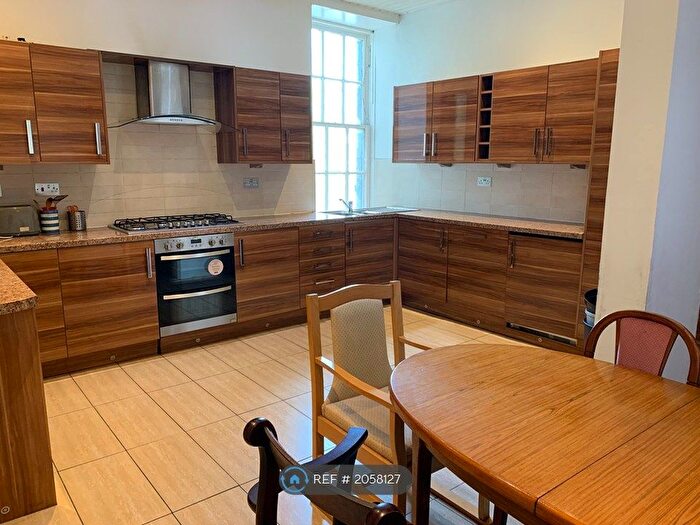 6 Bedroom Flat To Rent In West Princes St, Glasgow, G4