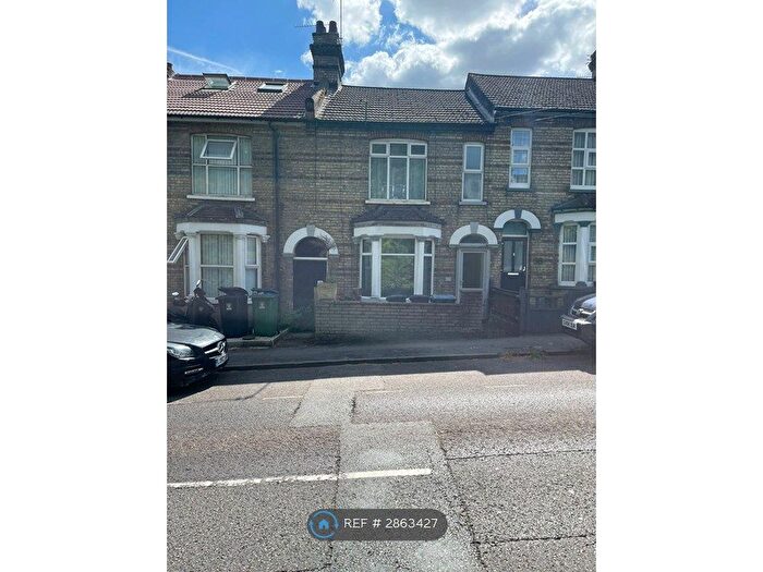 3 Bedroom Terraced House To Rent In Wiggenhall Road, Watford, WD18