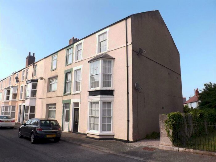 1 Bedroom Flat To Rent In Castle Place, Abergele, LL22