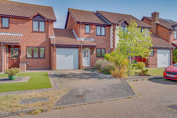 2 Bedroom Semi-Detached House For Sale In Catamaran Close, Warsash, SO31
