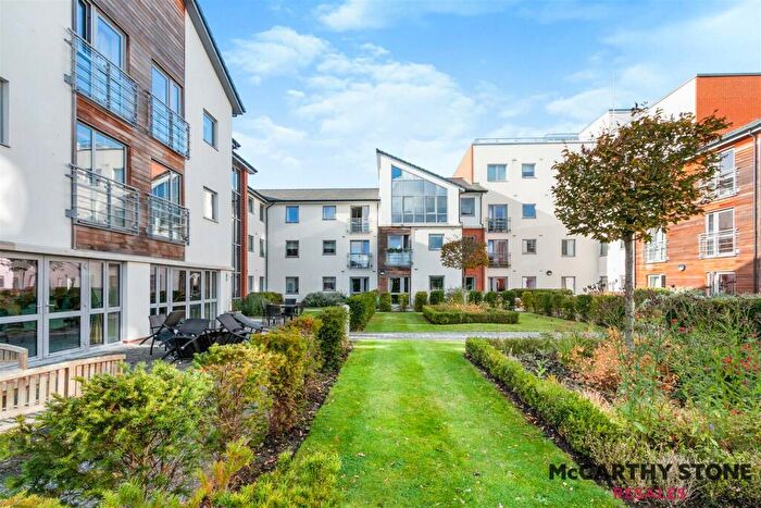 1 Bedroom Apartment For Sale In Kings Place, Fleet Road, Fleet., GU51