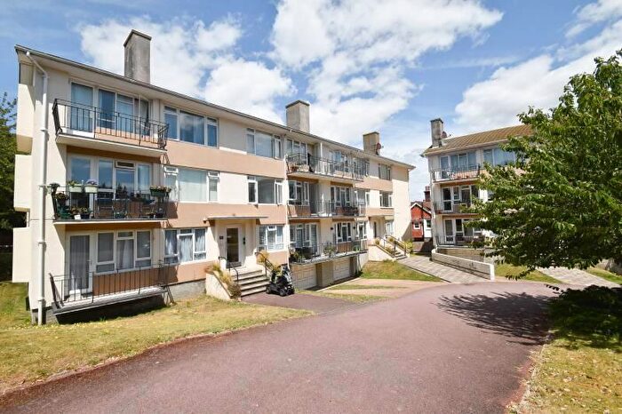 2 Bedroom Flat To Rent In Carew Road, Eastbourne, East Sussex, BN21